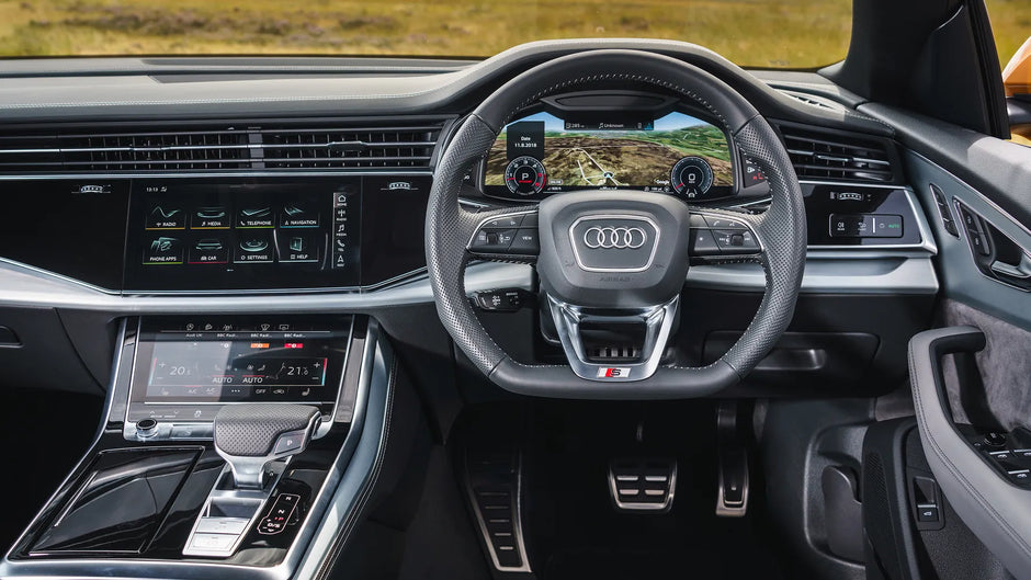 Audi Q8 - Car Rental in Paris