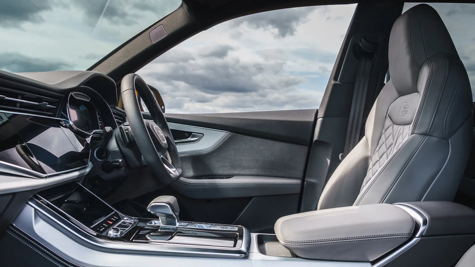 Audi Q8 - Car Rental in Paris