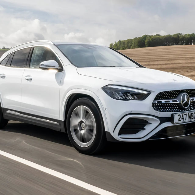 Mercedes GLA - Car Rental in Paris