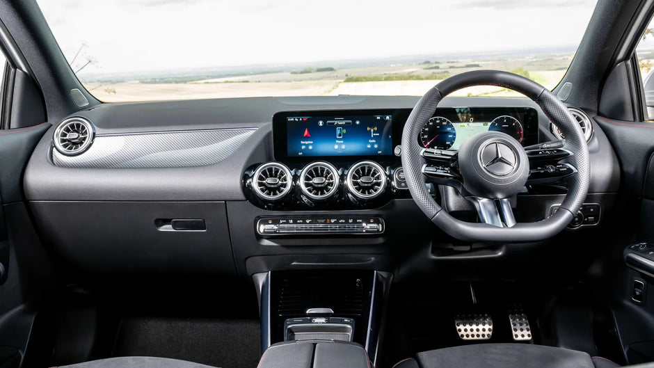 Mercedes GLA - Car Rental in Paris