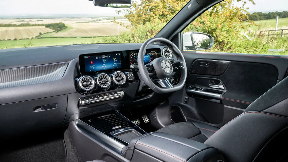 Mercedes GLA - Car Rental in Paris