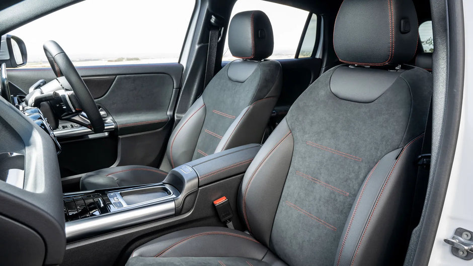 Mercedes GLA - Car Rental in Paris