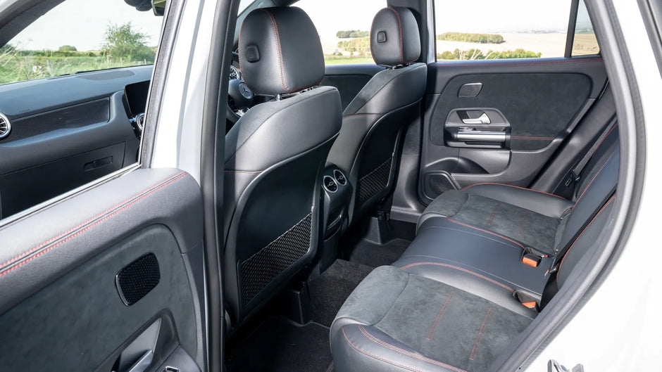 Mercedes GLA - Car Rental in Paris