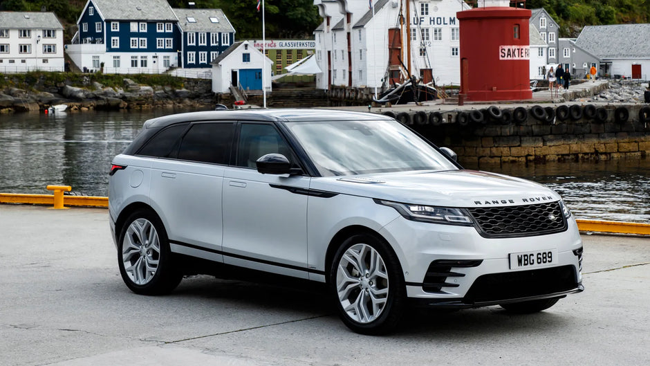 Range Rover Velar - Car Rental in Paris