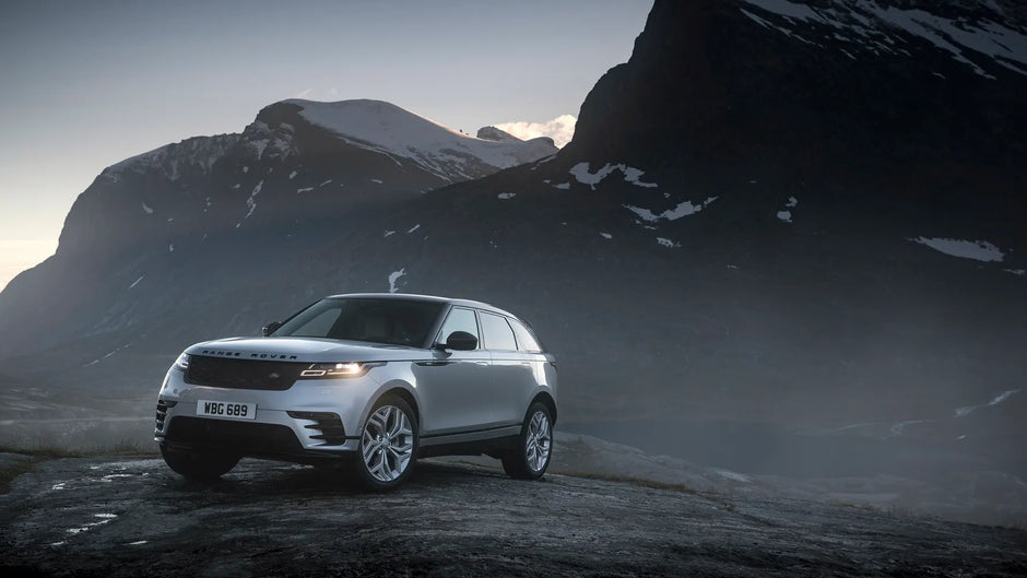 Range Rover Velar - Car Rental in Paris