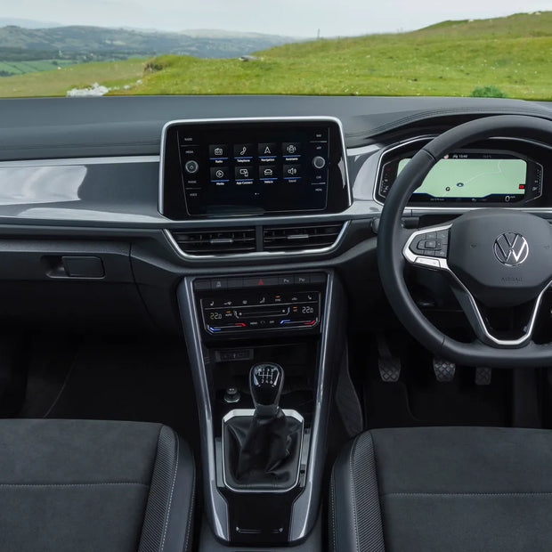 Volkswagen T-Roc - Car Rental in Paris