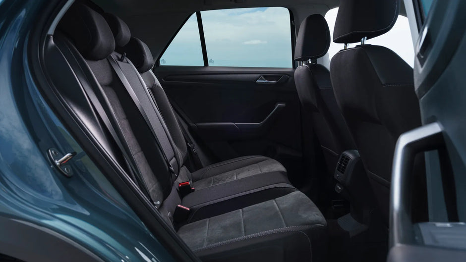 Volkswagen T-Roc - Car Rental in Paris