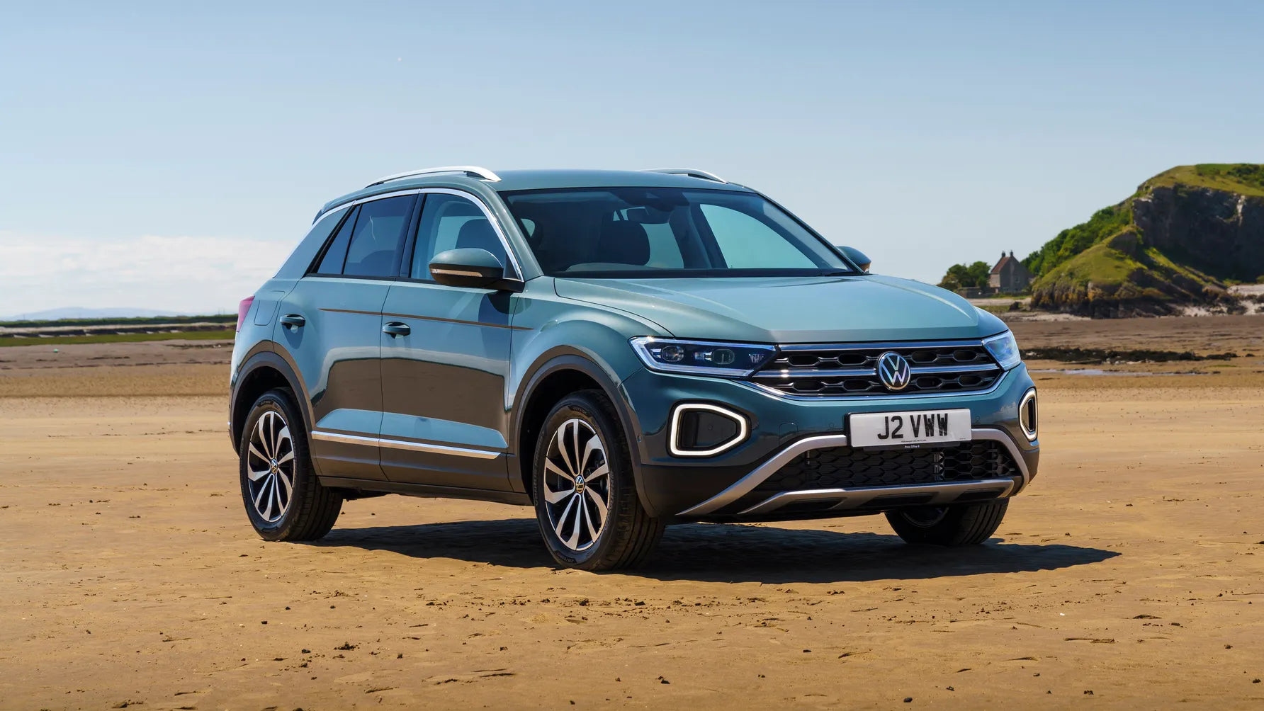 Volkswagen T-Roc - Car Rental in Paris